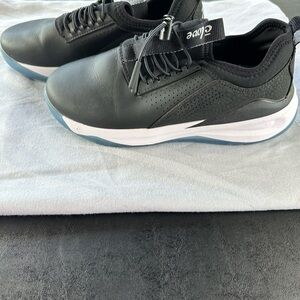 Clove Women’ Classic Sneakers